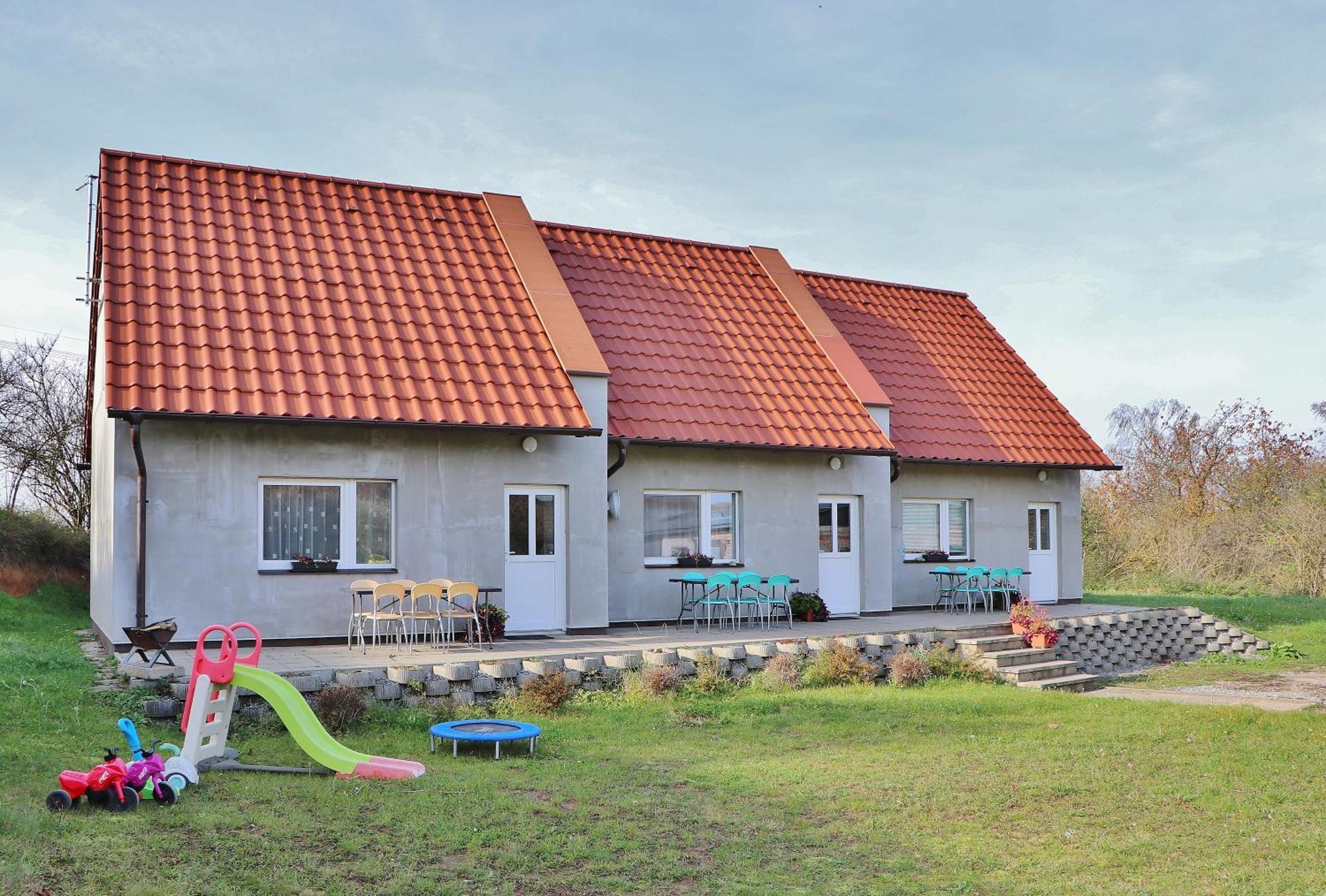 Apartmany Vinarstvi Klucov Lstibor Extérieur photo