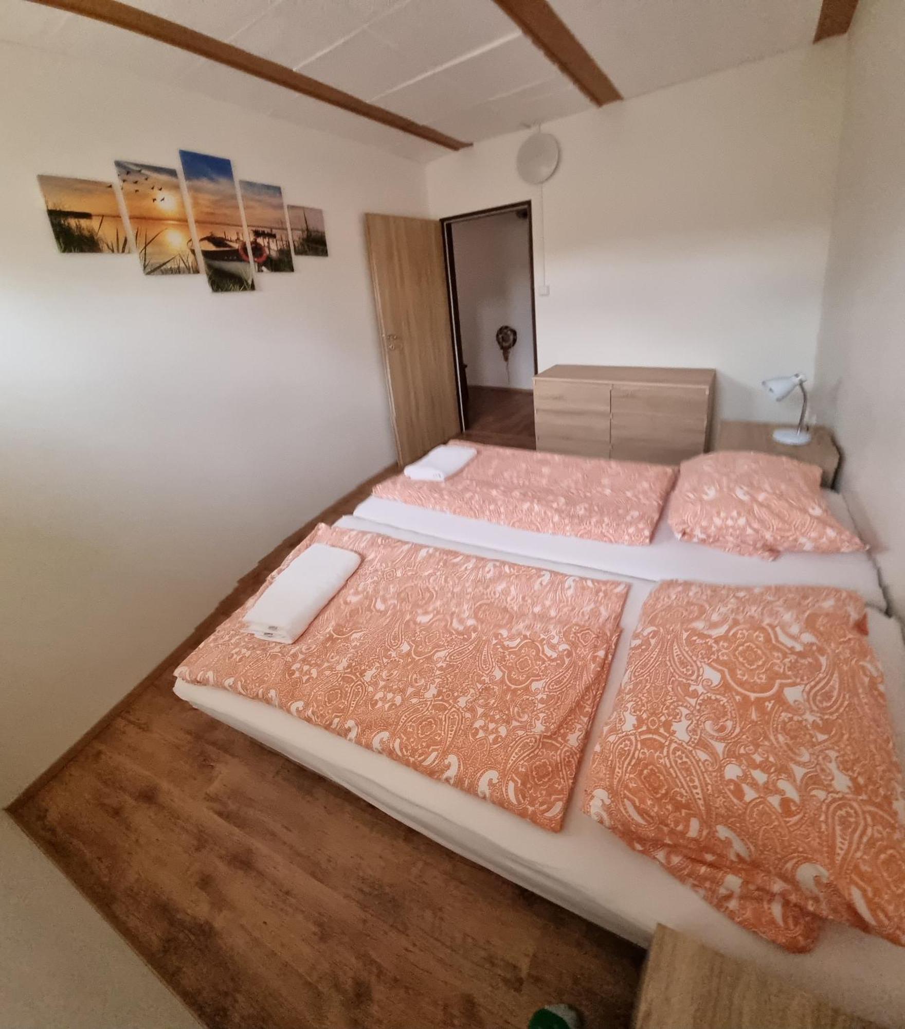 Apartmany Vinarstvi Klucov Lstibor Extérieur photo